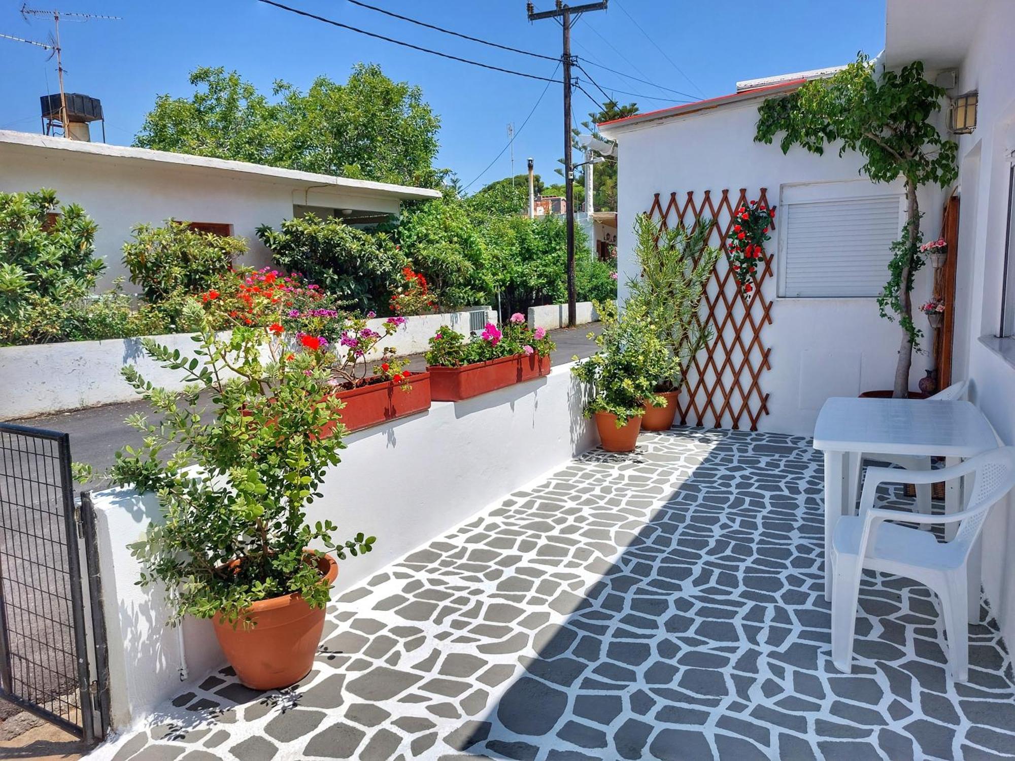 Eva'S House, Cozy Apartment In Traditional Village Pentamodi Exterior photo